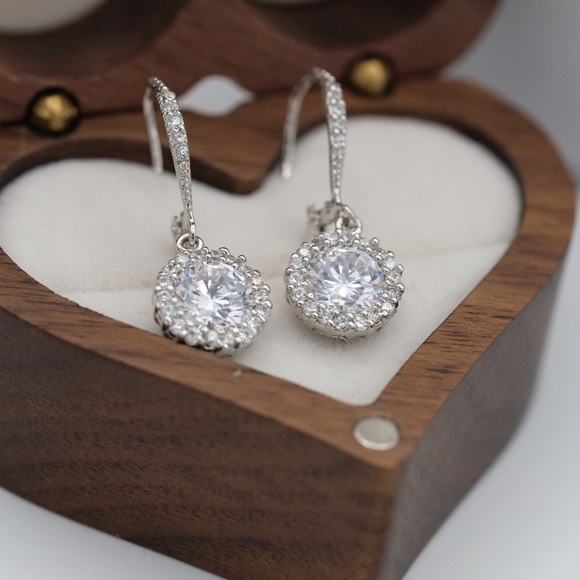 Stunning Sterling Silver Rhinestone Sparklers 🙌🏻✨⏰💭🤝⌛️ - Picture 9 of 14